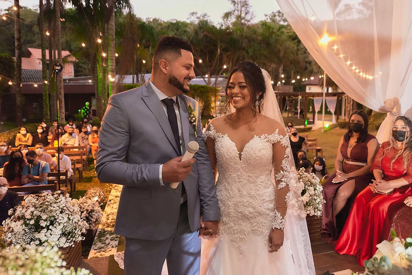 O Que é Essencial em um Casamento na Praia ao Pôr do Sol